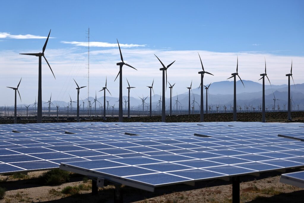 Permintaan Listrik Meledak, Energi Bersih AS Bisa Tambah 60 Gigawatt Pada 2026