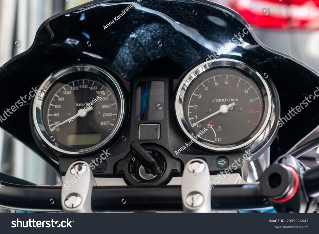 Layar Speedometer Motor Mudah Terganggu, Embun, Sunburn, dan Kedip Sering Bikin Informasi Kabur