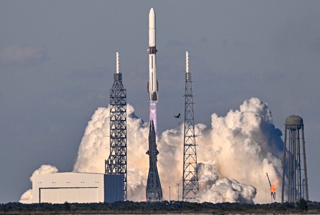 Blue Origin Diprotes SpaceX, Spektrum Starlink Dianggap Terancam Tumpang Tindih