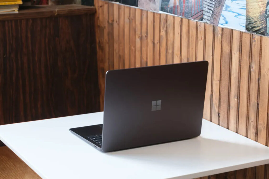 Surface Laptop Baru Dapat OLED Dan Chip Segar, Tapi Banderolnya Bisa Melonjak