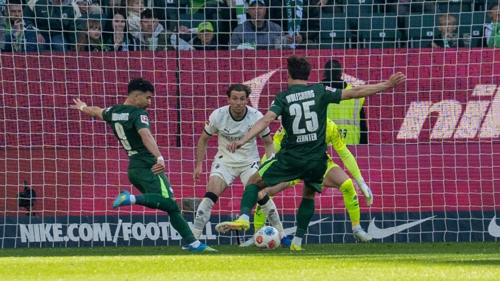 Poin Penentu Di Volkswagen Arena, Wolfsburg dan Gladbach Sama-Sama Memburu Jarak Aman Dari Zona Bahaya