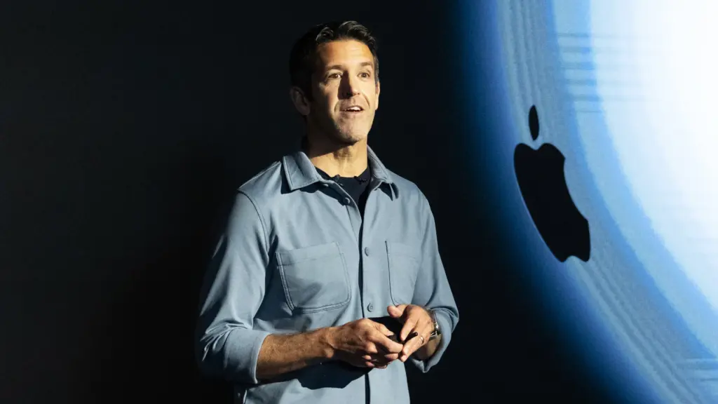 John Ternus Siap Pimpin Apple, Mesin Hardware Di Balik iPhone Air Kini Naik Ke Panggung Utama
