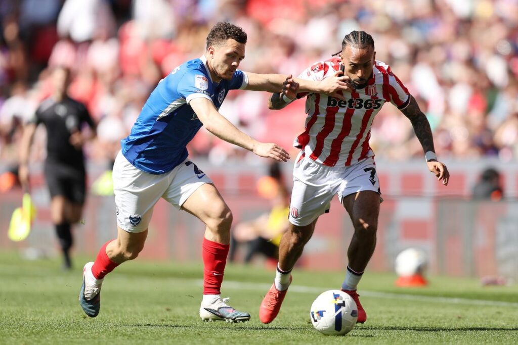 Portsmouth Rotasi Lima Pemain di Bet365 Stadium, Stoke Incar Penutup Manis di Kandang