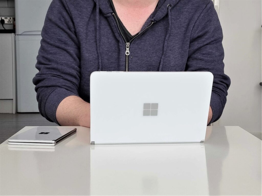 MacBook Neo Tetap Murah Di Kelasnya, Surface Baru Microsoft Masih Bermain Di Harga Tinggi