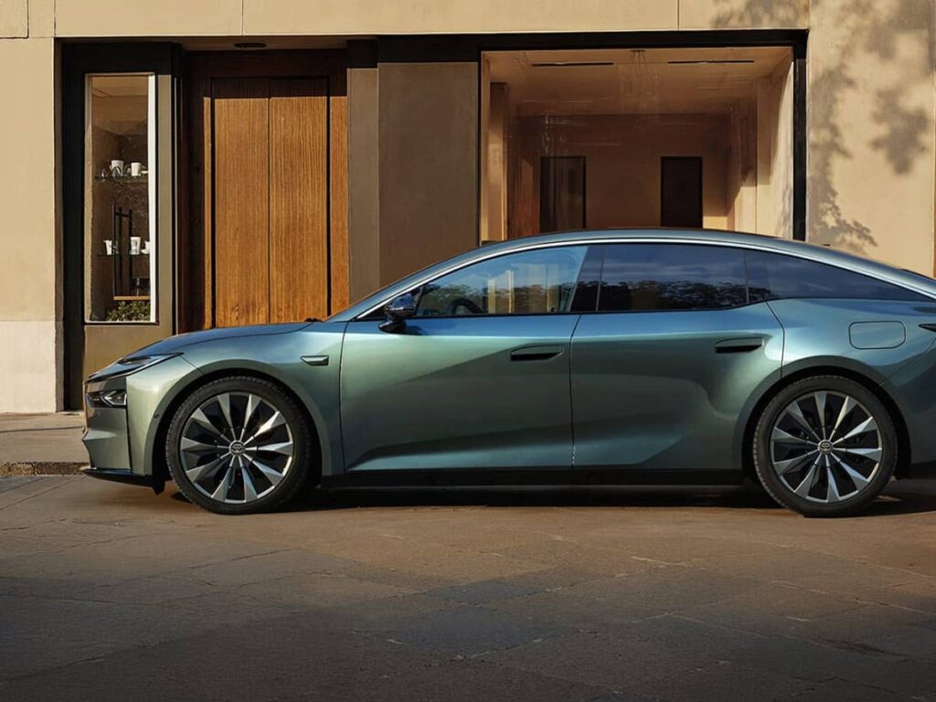 Pesanan Toyota bZ7 Tembus 3,1 Ribu Dalam Sejam, Sedan Besar Ini Dibanderol Di Bawah Model 3