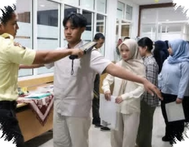 Alat Mencurigakan Di Telinga Peserta UTBK Undip, Polisi Telusuri Dugaan Janji Lolos Ujian