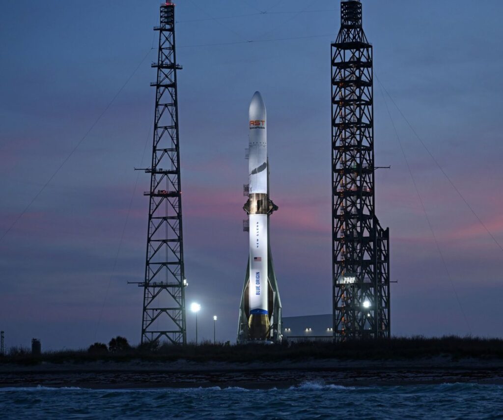 Pendaratan Booster New Glenn Berhasil, Orbit Satelit Pelanggan Tetap Melenceng