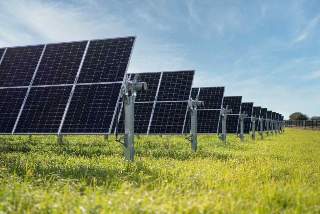 Kapasitas Panel Surya Nasional Baru 5,8 GW Setahun, Target 100 GW Masih Butuh Waktu Panjang