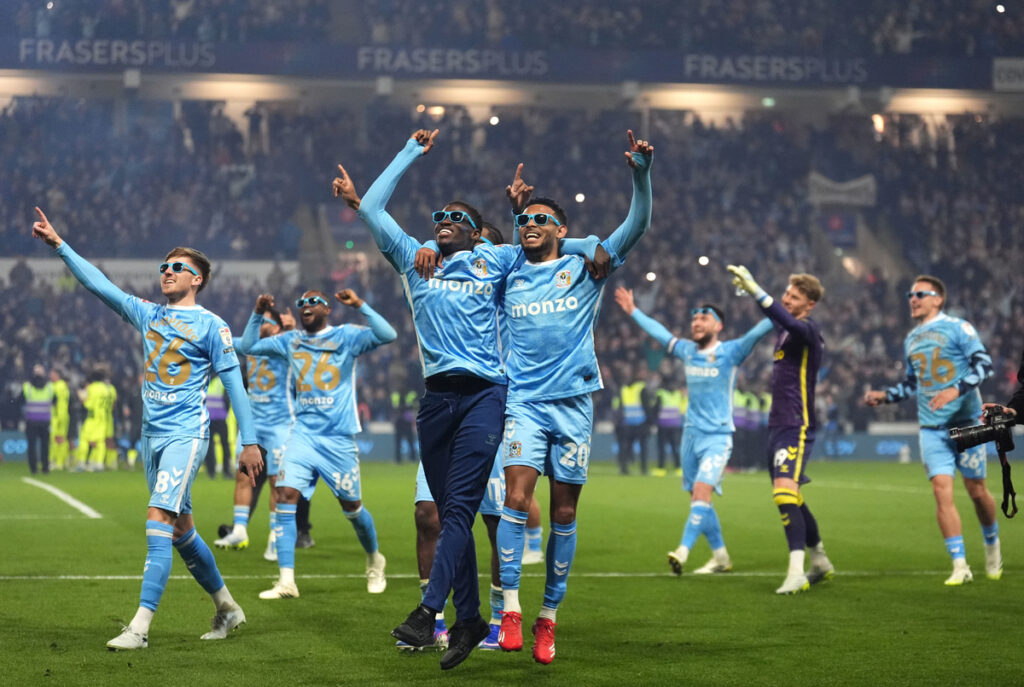 Coventry City Resmi Juara Championship, Menang 5-1 Atas Portsmouth Dan Putus Penantian 30 Tahun