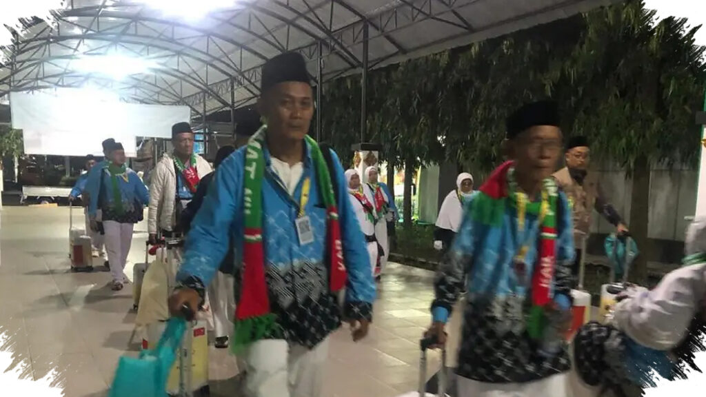 34.122 Jemaah Haji Jateng Mulai Diberangkatkan, Taj Yasin Lepas Kloter Perdana Dari Donohudan