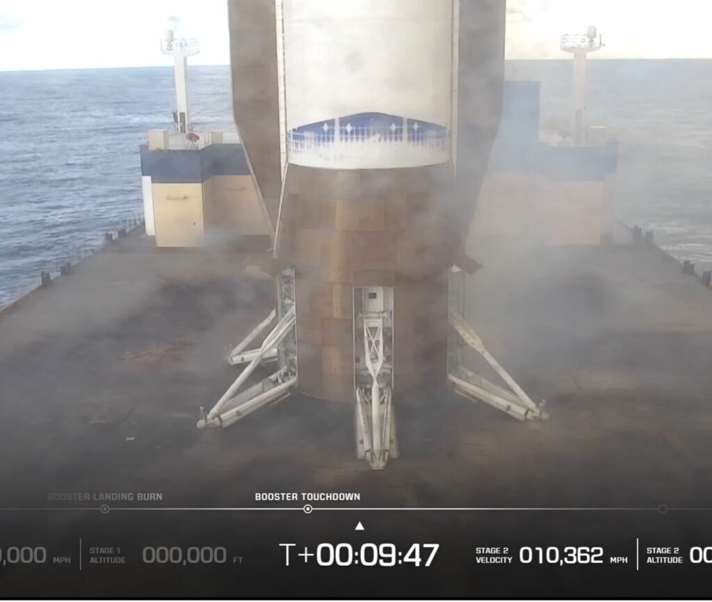 Misi Perdana New Glenn Gagal Capai Orbit, Booster Blue Origin Justru Mendarat Mulus