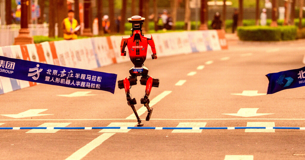Robot Humanoid Honor Pecahkan Catatan 48 Menit 19 Detik, Rekor Lari Manusia Tersalip Di Beijing