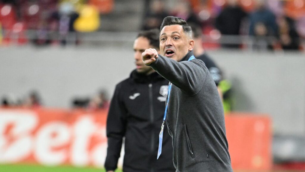 Becali Desak Radoi Bertahan di FCSB, Tawaran Gaziantep dan Gesekan Chiriches Kian Rumit
