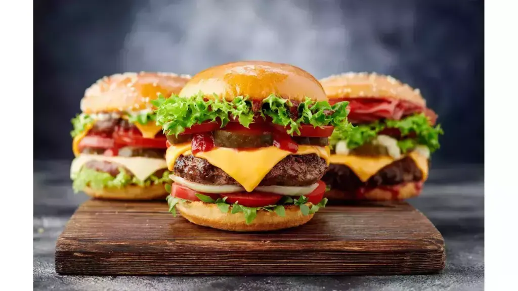 Smash Hingga Smoked Burger Di Jakarta, Pilihan Enak Dari Legendaris Sampai Ramah Kantong