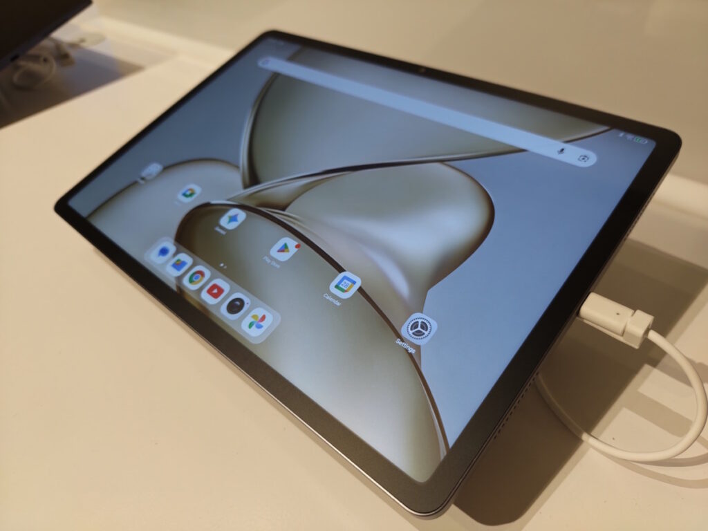 Tablet TCL Tab A1 Plus Hadir Dengan Layar 3:2 Dan Fitur Kerja Ringan Yang Masuk Akal