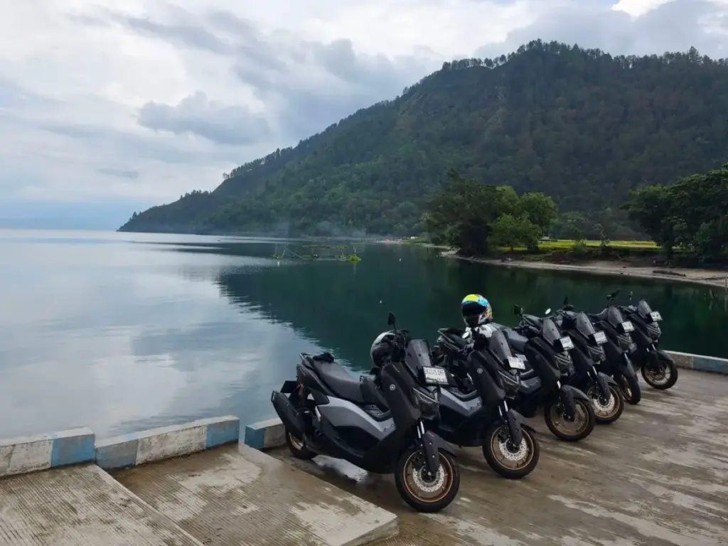 Nmax Turbo Menaklukkan Tanjakan Samosir, Maxi Yamaha Tour Dimulai Dari Danau Toba