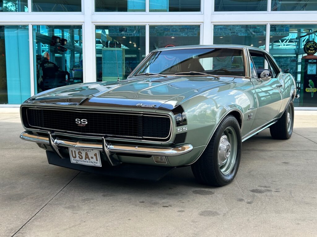 COPO Camaro Rally Green Menguasai Garasi Kolektor, Satu Ruang Penuh Legenda Muscle Car Amerika