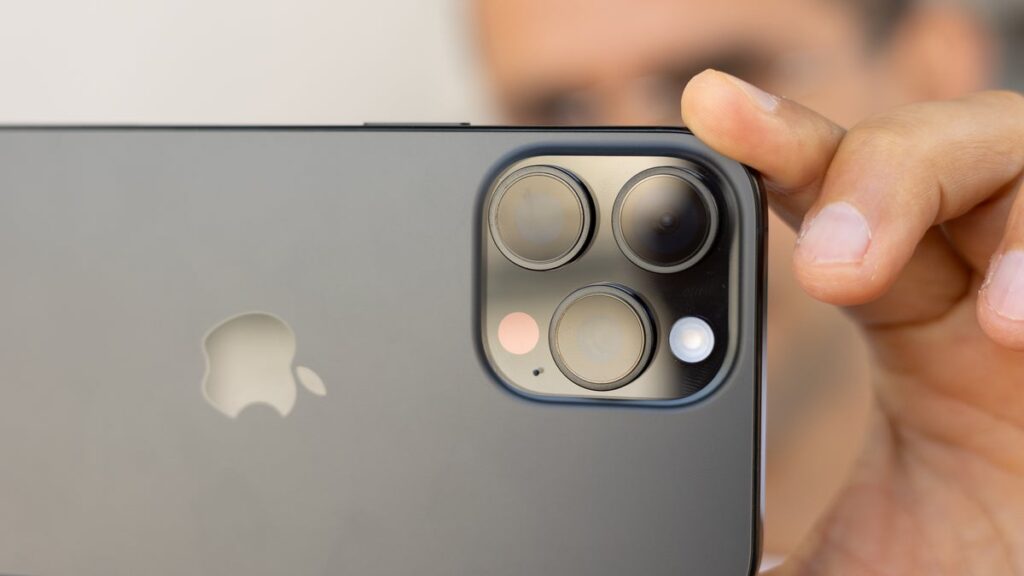 Apple Siapkan Bukaan Lensa Fleksibel di iPhone 18 Pro, Foto Lebih Adaptif Mulai September 2026