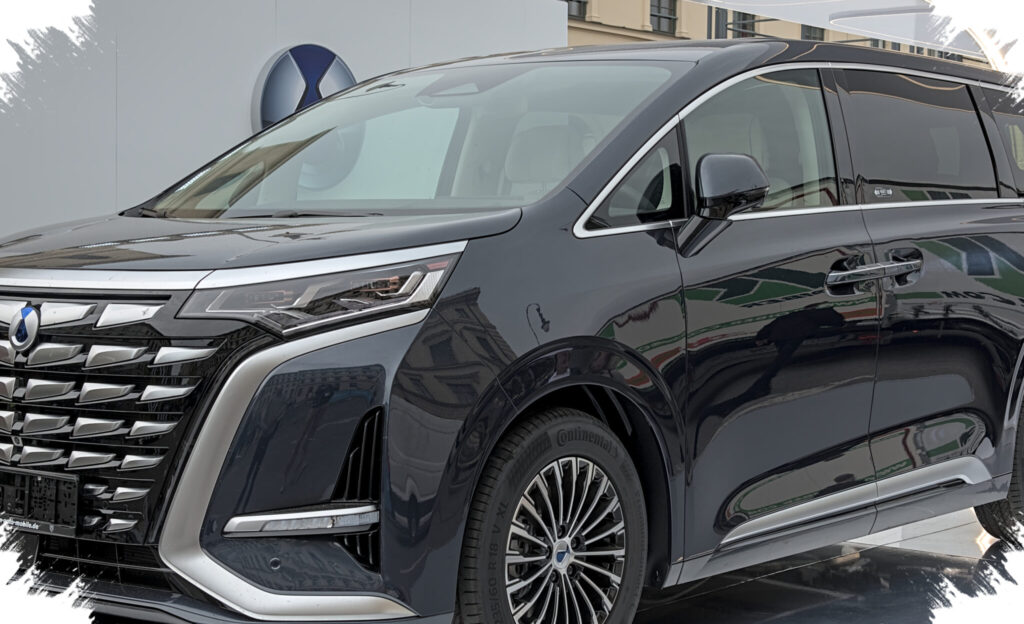 Awal 2026 Pasar MPV Premium Bergeser, Denza D9 Lampaui Alphard di Wholesales