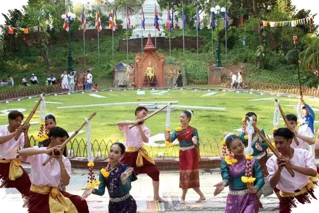 Choul Chnam Thmey di Phnom Penh, Wat Phnom Menandai Awal Ritual Tahun Baru Kamboja