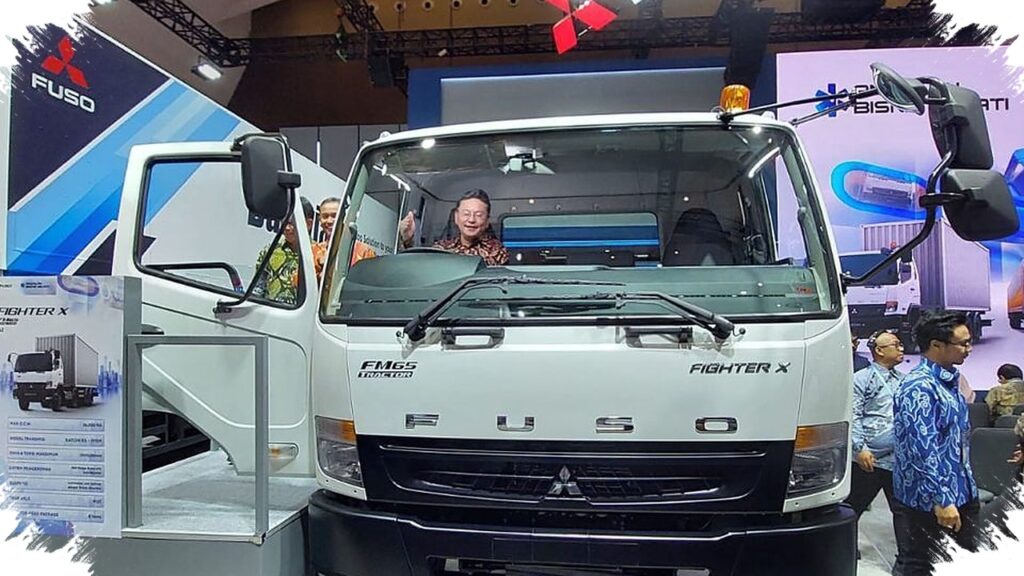 Mitsubishi Fuso Dorong Operasi Logistik Tanpa Henti, Zero Down Time Jadi Andalan di GIICOMVEC 2026