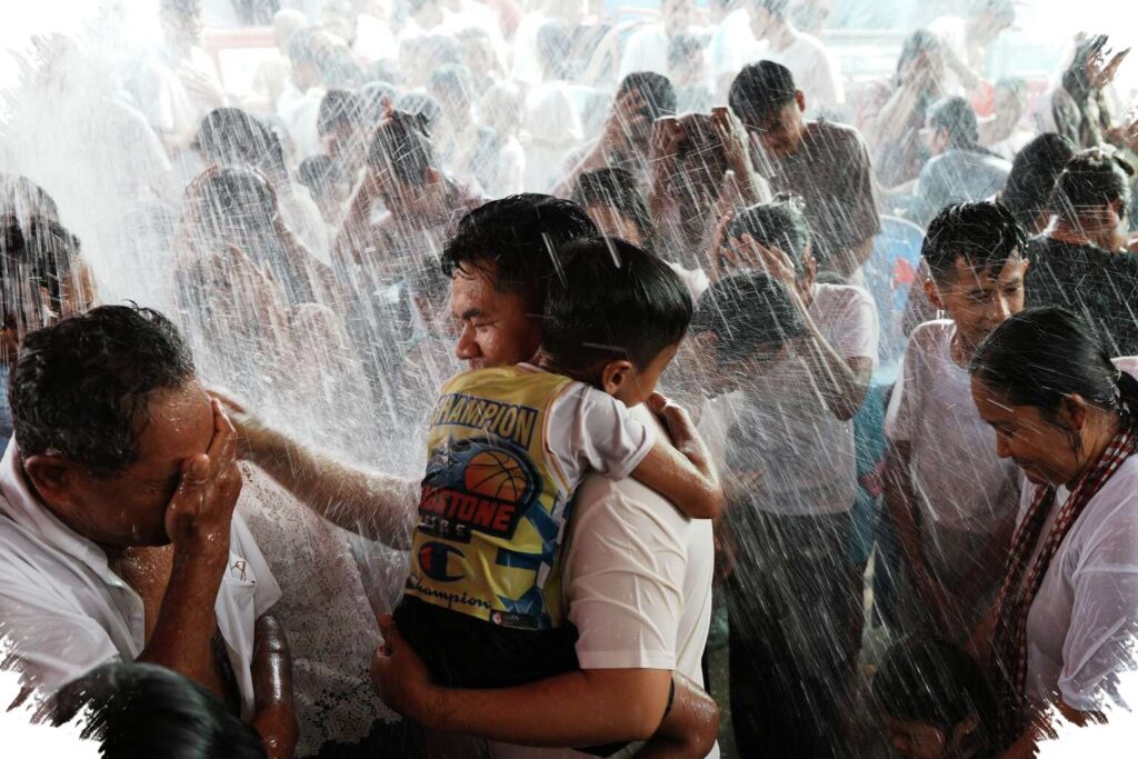 Lima Prompt Gemini AI Untuk Songkran, Foto Biasa Berubah Jadi Adegan Sinematik Dramatis
