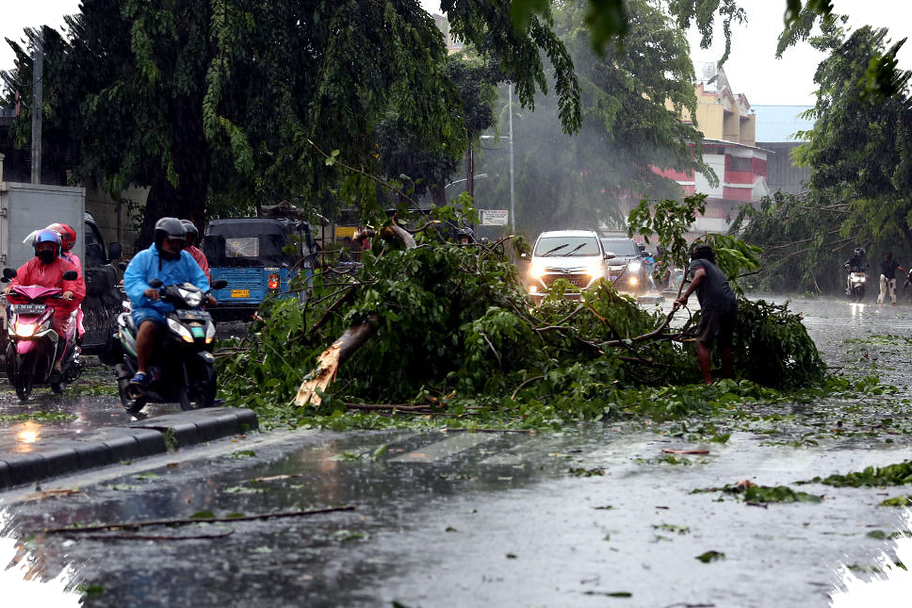 BMKG Ingatkan Hujan Petir Meluas Di Jateng, 7 Kabupaten Paling Awal Terdampak