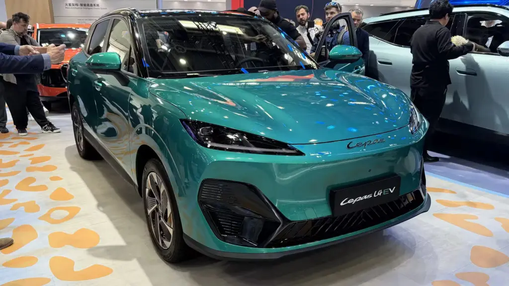 Jarak Tempuh 500 Km Jadi Andalan, Lepas E4 EV Siap Menyapa Pasar Indonesia