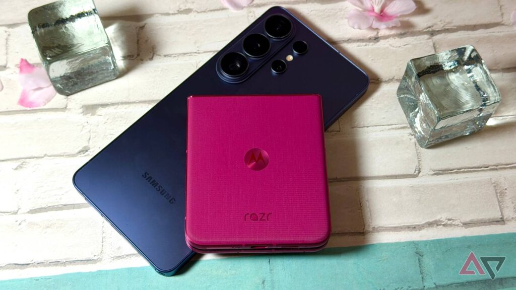 Galaxy S26 Ultra Tawarkan Privasi Dan Dukungan 7 Tahun, Razr Ultra 2026 Menang Di Fleksibilitas Lipat