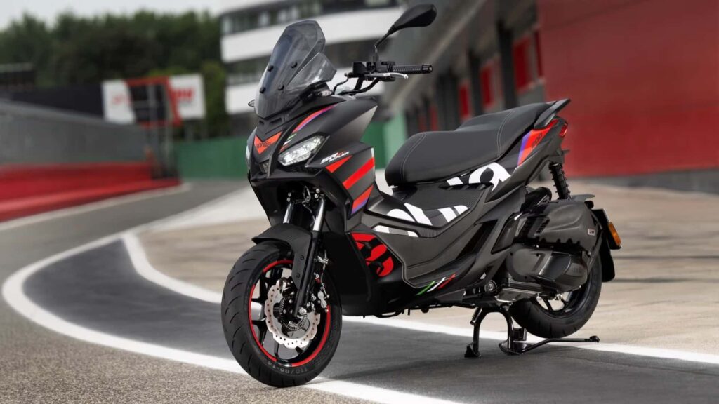 Honda ADV160 Tetap Lebih Masuk Akal Untuk Harian, Aprilia SR GT Sport 200 Unggul Di Tarikan Dan Karakter