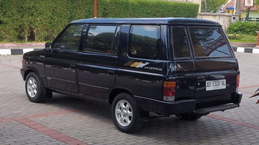 Interior Orisinal Masih Utuh, Isuzu Panther High Grade Salatiga Ini Ditawarkan Rp49 Juta
