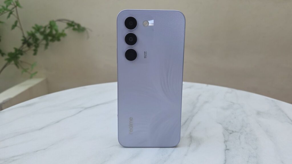 Baterai 8.000 mAh Dan Tahan Banting Jadi Andalan realme C100, Siap Dipakai Seharian Santai
