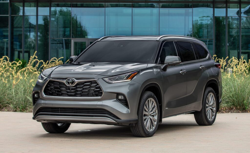 Corolla Cross Hybrid 2026 Paling Irit di Kelas SUV Hybrid, Toyota Masih Paling Rasional