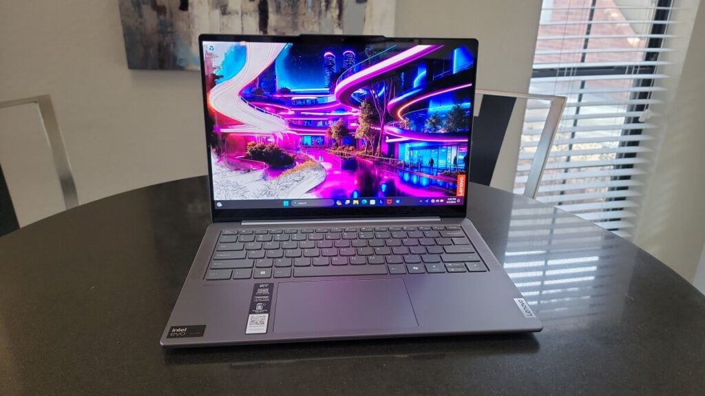 Dengan 32 GB RAM dan Panel OLED, Lenovo IdeaPad 5 2-in-1 14IPH11 Naik Kelas di Segmen 14 Inci