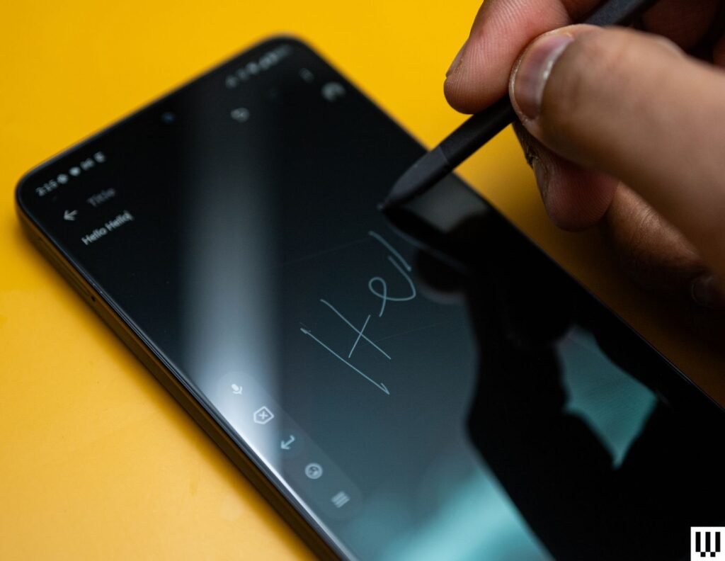 Razr Ultra 2026 Dibuat Paling Lengkap, Motorola Siapkan Snapdragon 8 Elite Gen 2 dan AI Baru