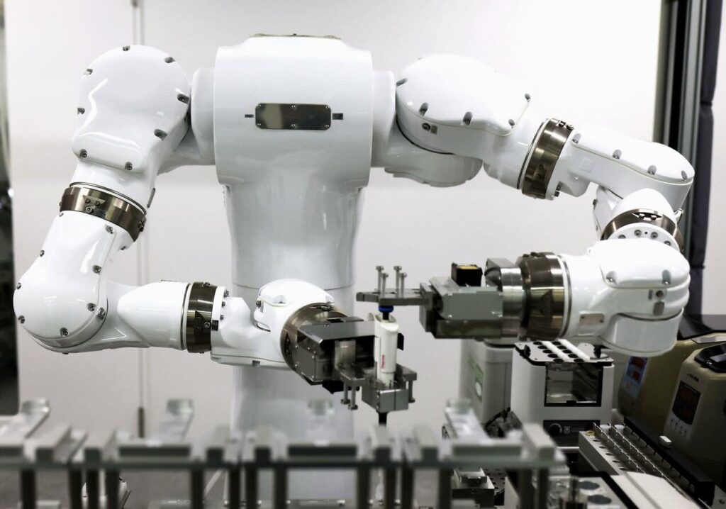 Sepuluh Robot Jaga Laboratorium Medis Jepang Tetap Berjalan Tanpa Henti, Meski Staf Sudah Pulang