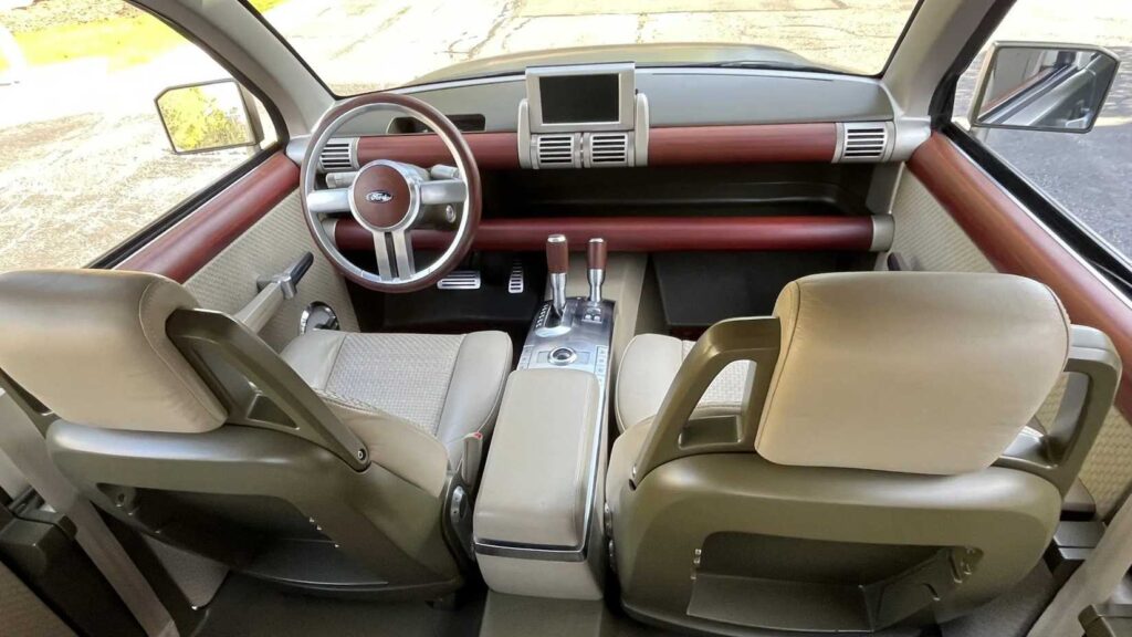 Explorer Sportsman Muncul Lagi Di Lelang, Konsep Ford Ini Punya Tangki Ikan Hidup