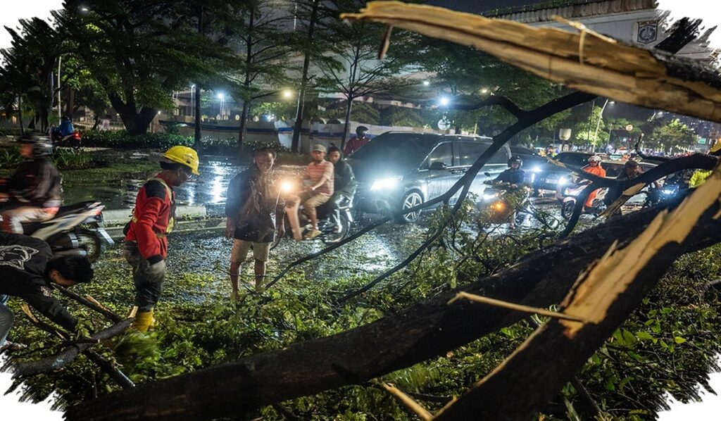 Banjir Rendam 11 Titik Kendari, Pemkot Akui Penanganan Belum Maksimal dan Minta Maaf