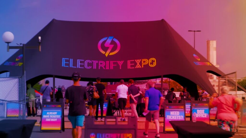 DP Mulai 10 Persen, Indomobil Expo Tawarkan Jalur Murah Masuk Ke Mobil Listrik