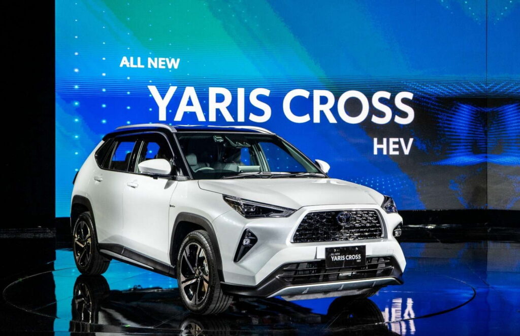 SUV Hybrid Premium Geely Turun Rp499,8 Juta, Tekan Posisi Toyota di Indonesia