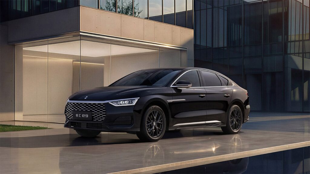 Sedan Premium Rp385 Juta Ini Dibuat Khusus Armada, BYD Siapkan Merek Linghui