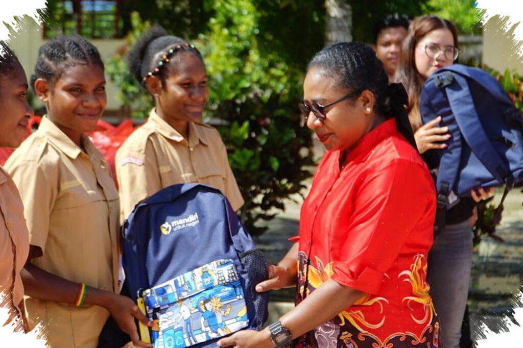 Ribuan Paket Buku Dan Tas Sekolah Mengalir Ke Banyak Daerah, Bank Mandiri Perluas Akses Belajar