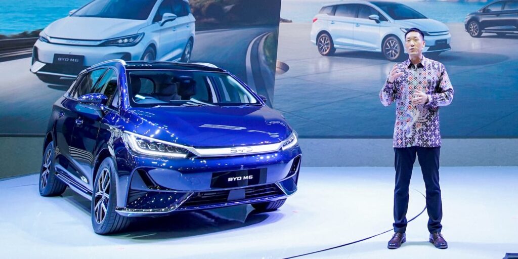 Harga Rp400 Jutaan Untuk BYD M6 PHEV 2026, MPV Hybrid 530 Km Yang Menantang Innova Dan Xpander