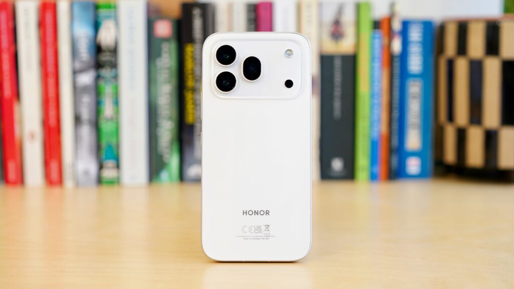 Honor 600 Pro Bikin Rival Tersudut Saat Backlight, Layar Super Terang dan Baterai Besar Ikut Menonjol