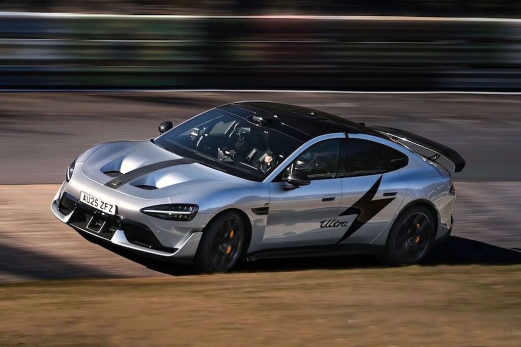 Lepas Dari Kejaran Xiaomi SU7 Ultra, Porsche Taycan Turbo GT Catat 6 Menit 55 Detik di Nürburgring