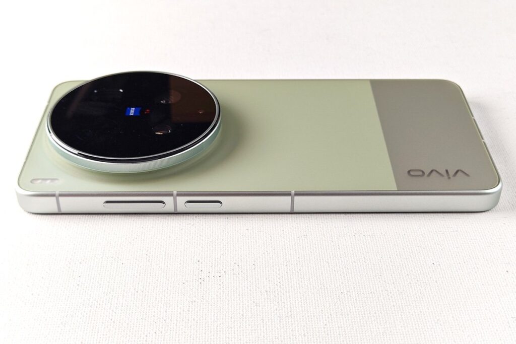 Vivo X300 Ultra Muncul Dengan Label Rp 200 Juta, Hampir Menyentuh Kelas Tertinggi Android