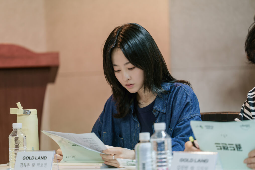 Kim Hee Ju Makin Terjebak Di Gold Land, Saat Kepercayaan Dan Emas Ilegal Balik Menekan Hidupnya