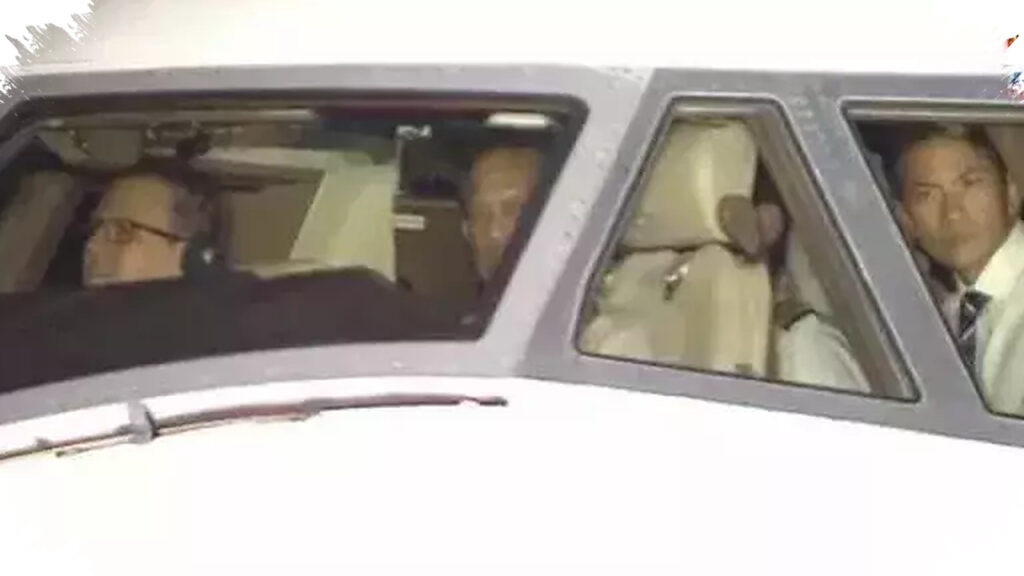 Sultan Brunei Mendarat Di Cebu Usai Menerbangkan Pesawat Pribadinya, Tiba Bersama Putranya Untuk KTT ASEAN