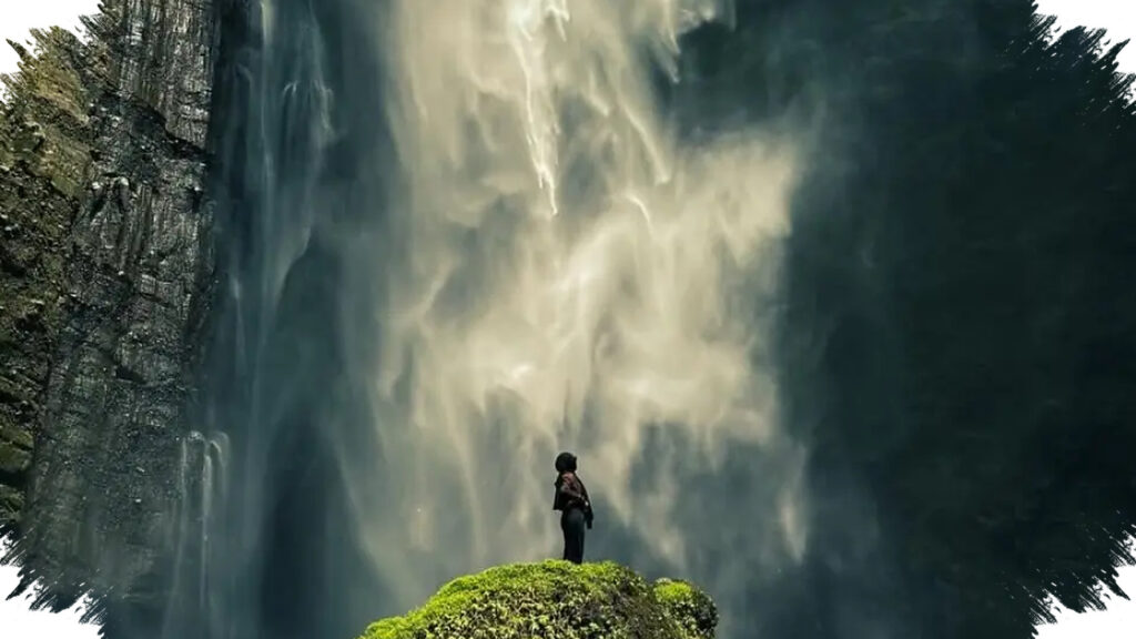 Kabut Pelangi Jadi Ikon Lumajang, Deretan Air Terjun Alami Ini Bikin Betah Lama