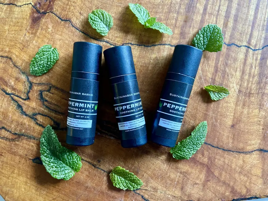 Bibir Tetap Lembap Tanpa Rasa Berat, 5 Lip Balm Lokal Berbahan Castor Oil Ini Bisa Jadi Andalan
